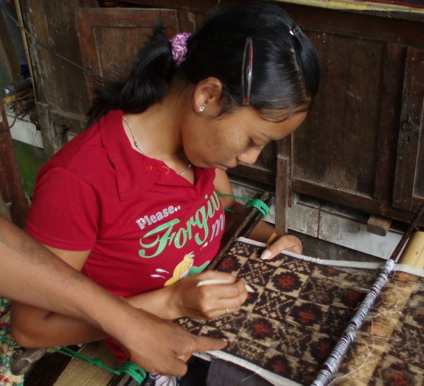 Tenganan Batik Weaver