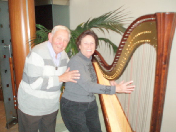 The Waxes play Harp