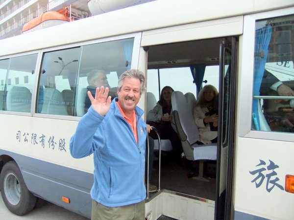 Bruce and the Gang off to Li River