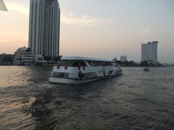 Site Seeing on the Chao Phraya
