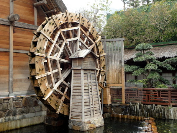 Garden Water Wheel