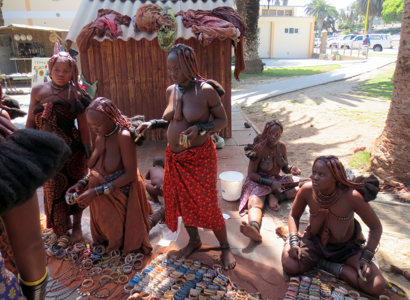 HIMBA WOMEN SELLING THEIR WARES
