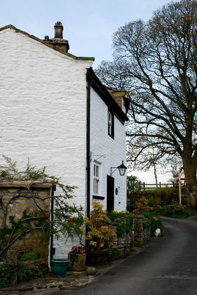 Pretty cottage - Thornton-in-Craven. Pennine Way, Yorkshire