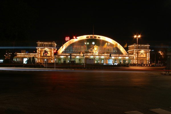 Bahnof bei Nacht