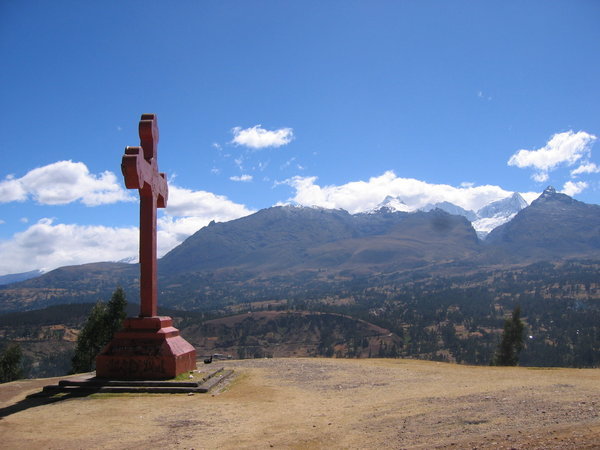 Cross above Huarez