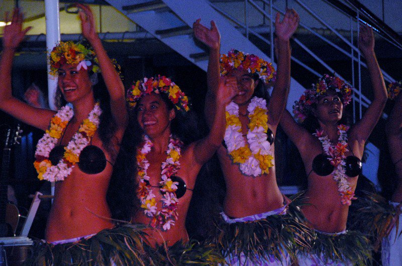 Raiatea Nui Folkloric Show