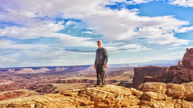 Terry at Grand Arch Canyonland2