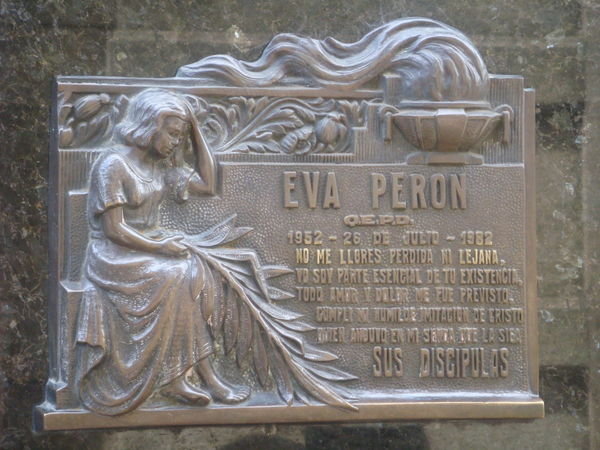 Evita grave marker
