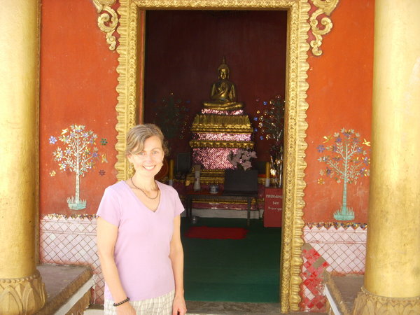 Visiting a little Buddhist Temple our last day