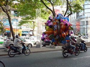 Baloons on motorbike