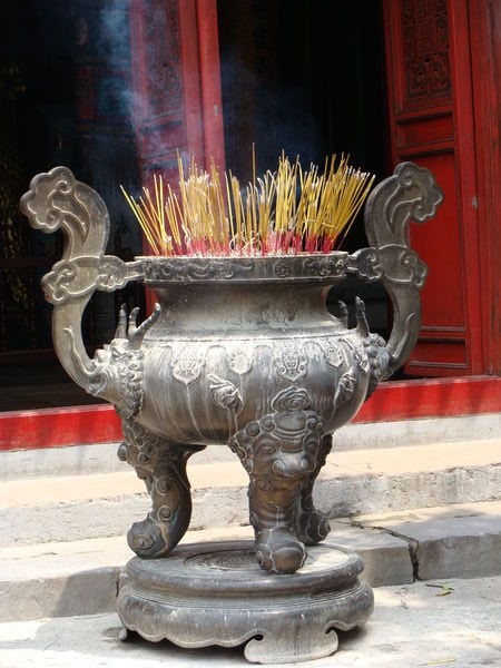 Temple Incense Pot (It has a proper name - we just don't know it)