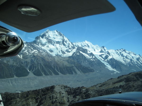Mount Cook mit der deutlich erkennbaren Grenze wo der Gletscher verlief