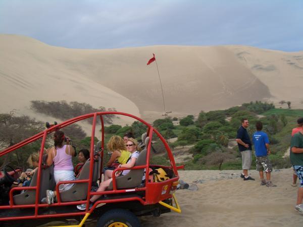 Hyacachina: with the buggy , on the way to fun sandboarding