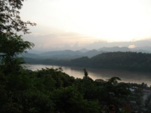 Dia 2 - Atardecer sobre el Mekong
