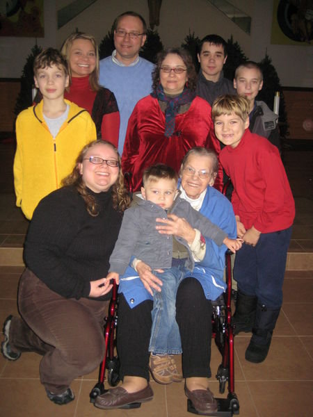 Grandma with her Grand- and GreatGrand-kids