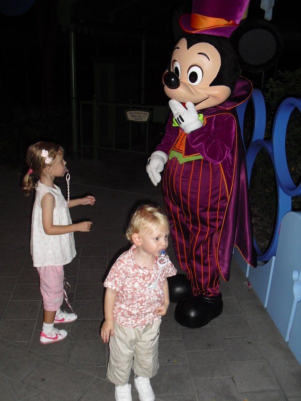 Disneyland - B & Mickey II
