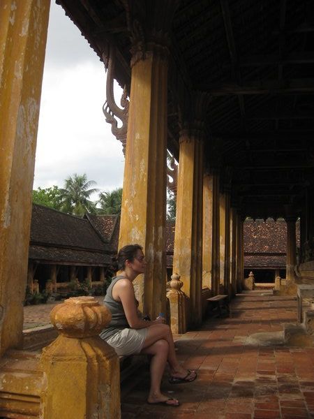 Soledad en templo de Vientiane