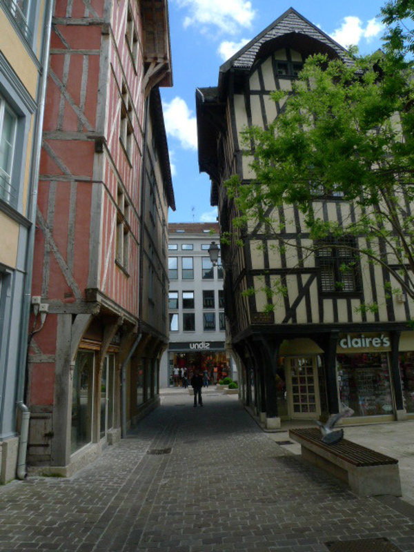 Leaning houses in Troyes