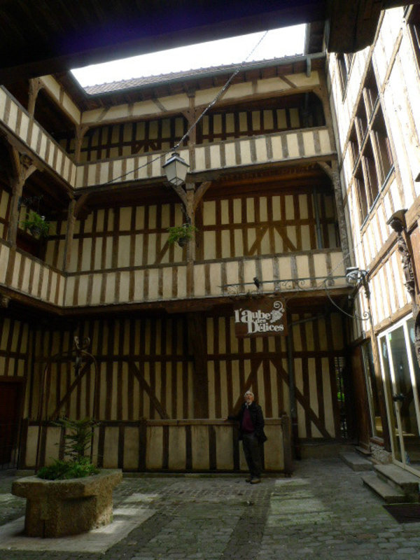 Courtyard in Troyes
