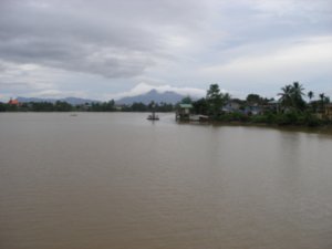 Kuching River (view 1)