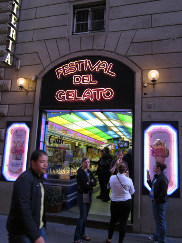 What a great idea.  Ice cream festival.  I love Italy.