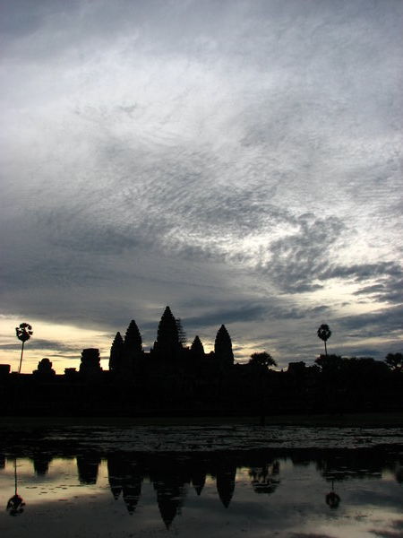 Le temple d'angkor au lever du soleil