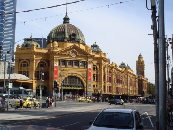 Flinders Street train station | Photo