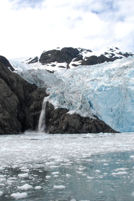 Glacier calfing