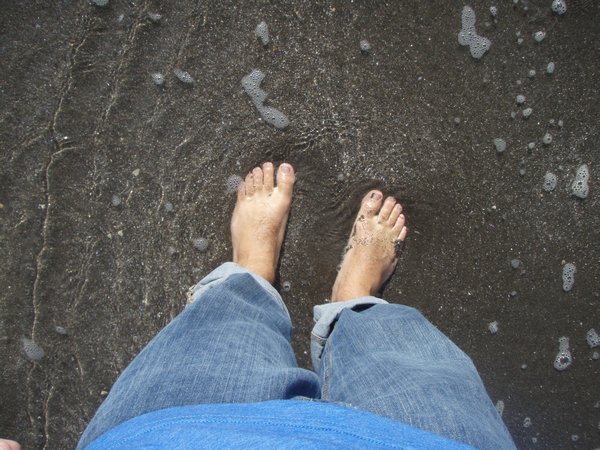 Chilly water on Frodo's Feet (Raglan)