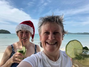 Happy Christmas - cheeky cocktails on the beach 😉
