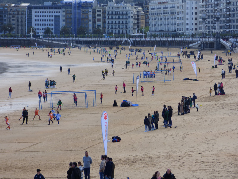 Great  to see so many young girls and boys playing ⚽️ on the beach