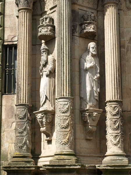 More detail at the entrance