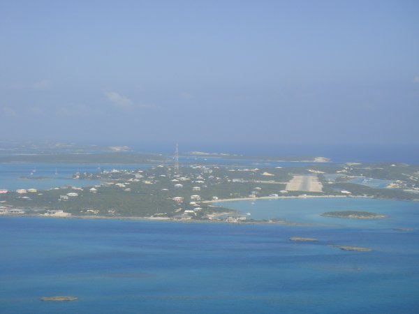 Final approach into Staniel Cay