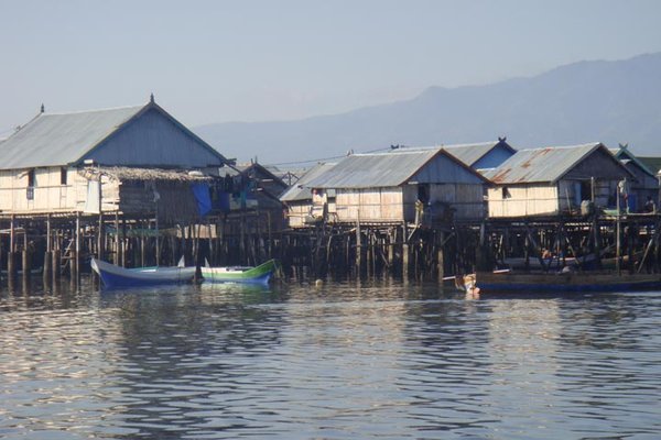 Maumere, a town on stilts 