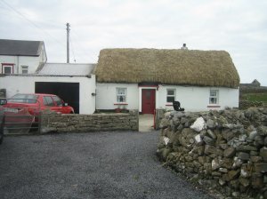 The island's houses mostly have thatched roofs
