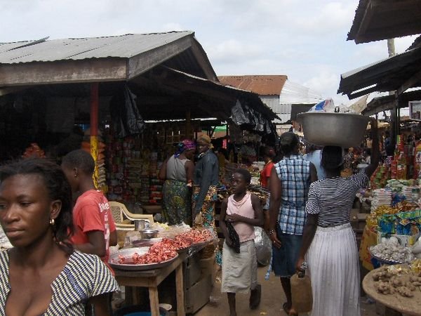 05_Markt in Suhum