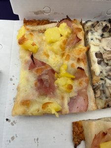 Pizza at the Rome train station