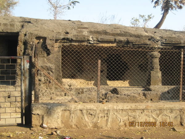 Maha Kholi Caves