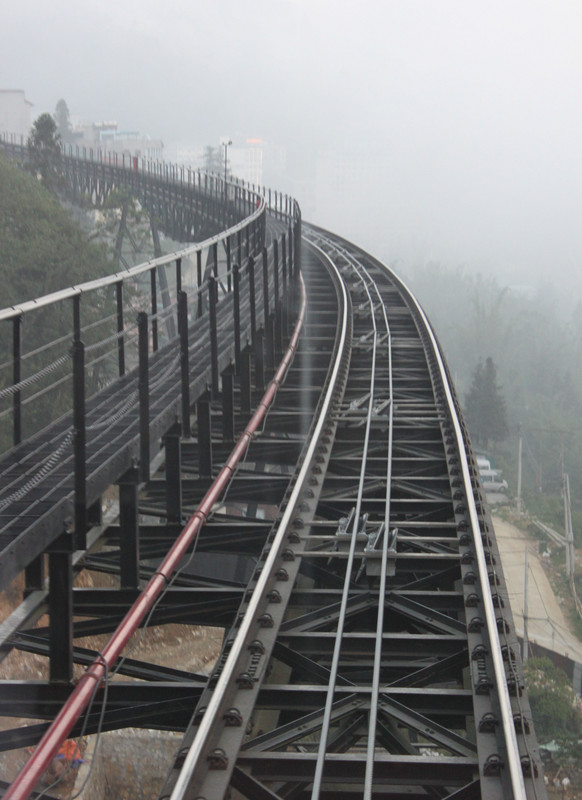 Train through Muong Hoa valley