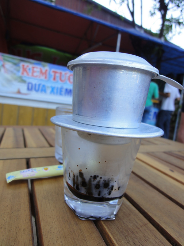 Coffee filter (black coffee, sugar and ice)