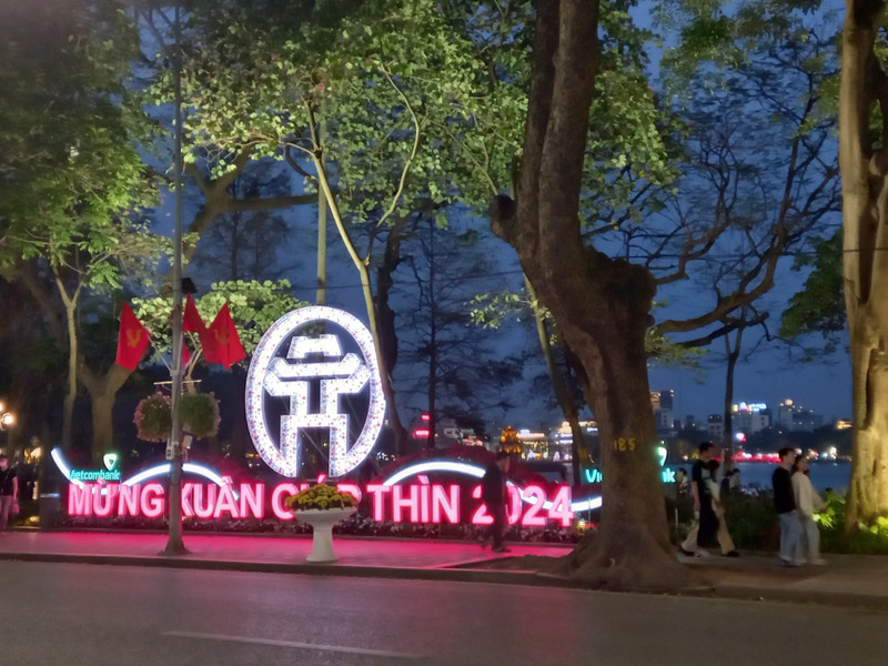 At the lake in Hanoi's city centre - Decoration for Tet