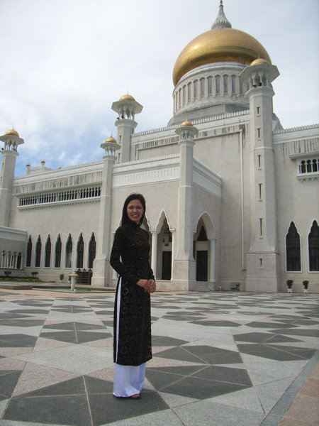 Omar Ali Saifuddien Mosque 