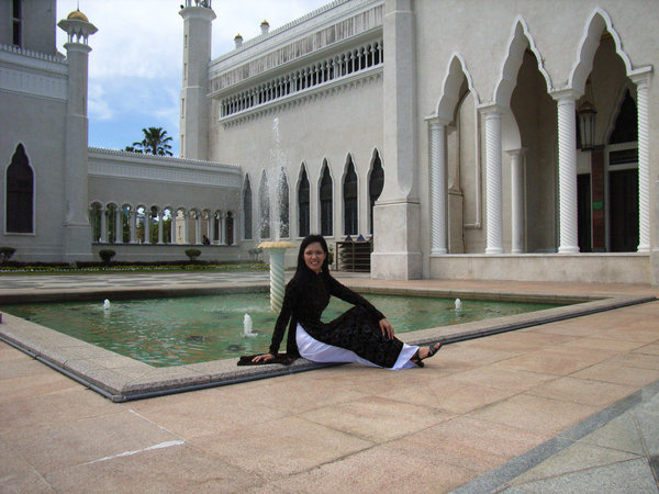 Omar Ali Saifuddien Mosque 