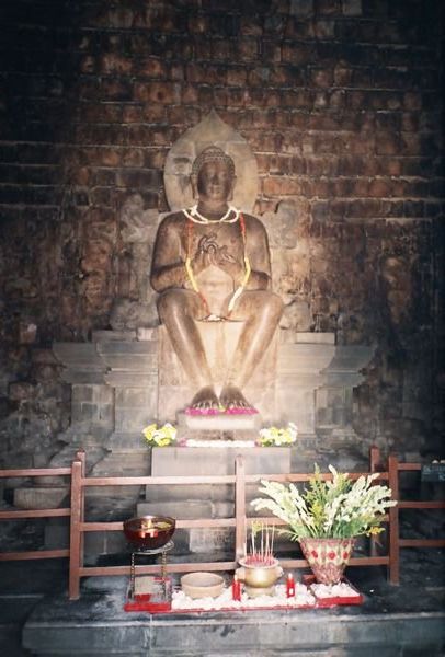 A statue inside Mendut temple