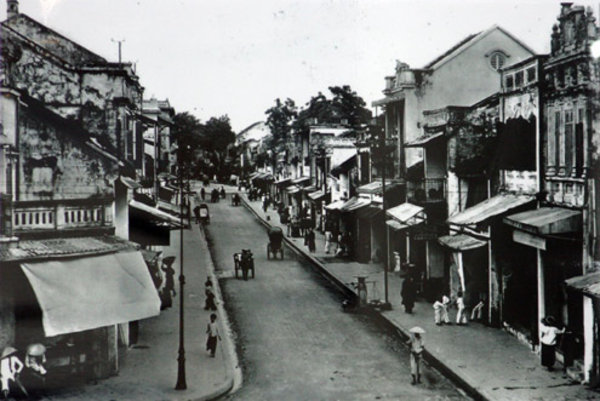 Hàng Hòm street in the old days