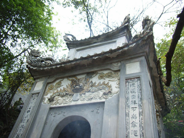 Tomb of King Hùng VI