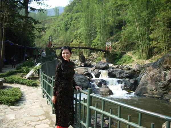 Hanging bridge at Cát Cát waterfall