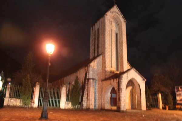 Sapa church at night