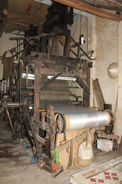 Weaving machine at a house in Vạn Phúc village