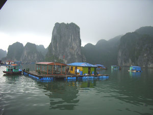 Floating fishing village 